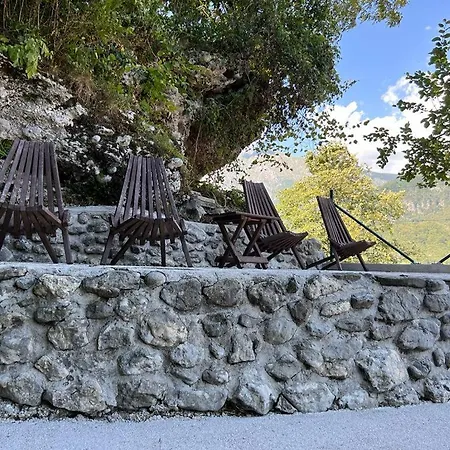 Casa vacanze Cosy With Views Near