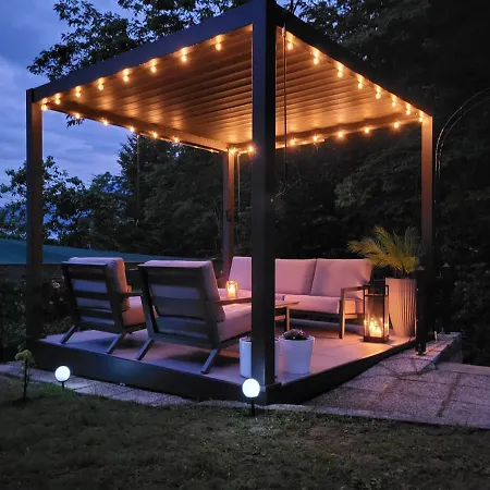 Semesterbostad Cottage Kobarid *