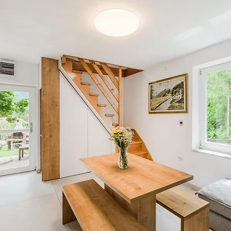 Semesterbostad Cottage Kobarid