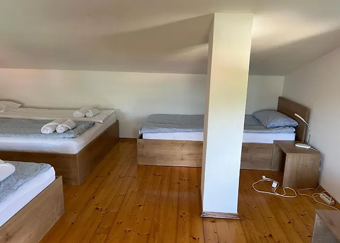 Dom wakacyjny Cosy With Views Near