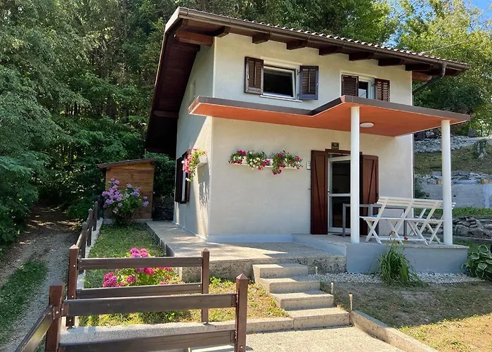 Dom wakacyjny Cosy With Views Near *