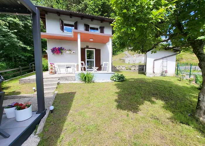 Cosy With Views Near *