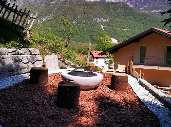 Cosy With Views Near *